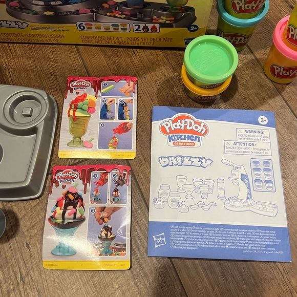 Play Doh Kitchen Creations Drizzy Ice Cream Set - Picture 4 of 10